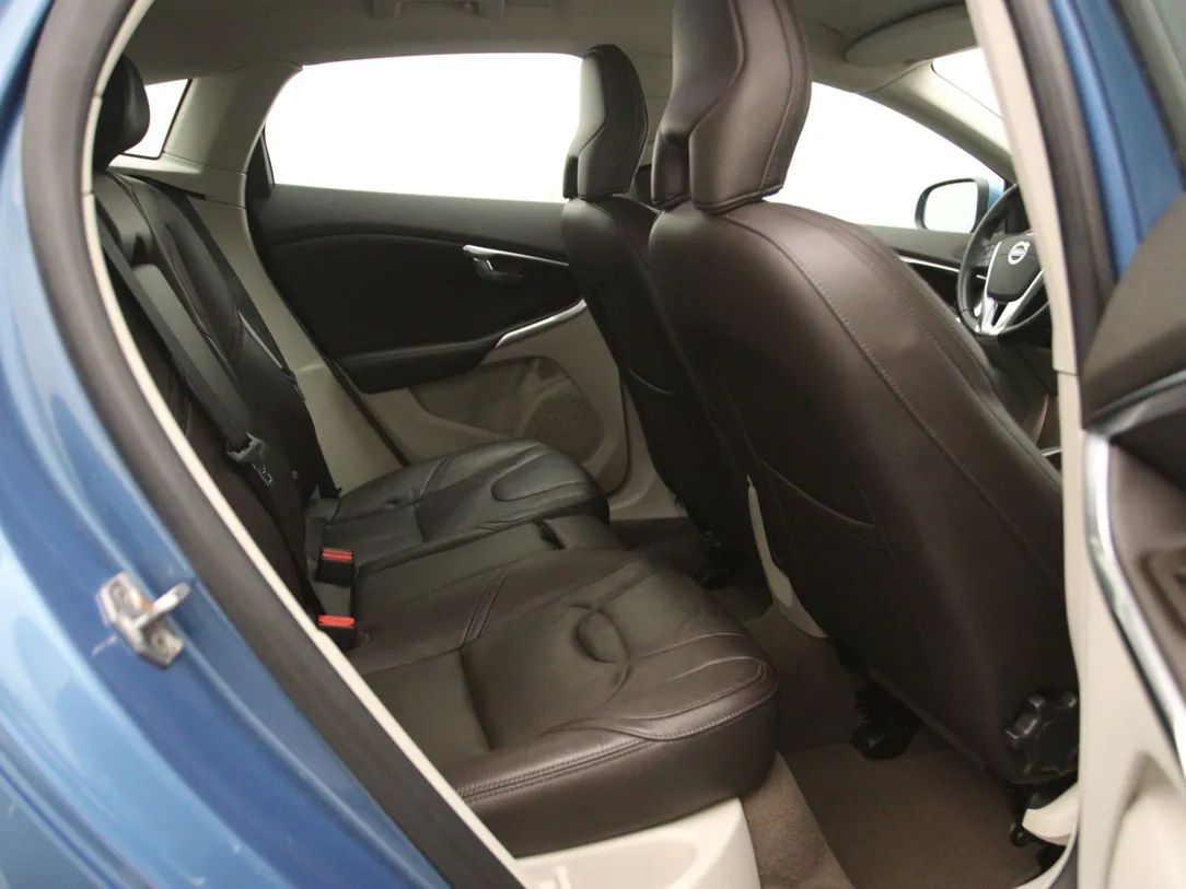 Volvo V40 | 14