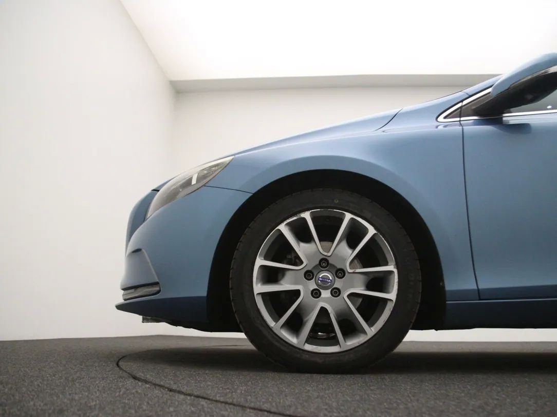 Volvo V40 | 27