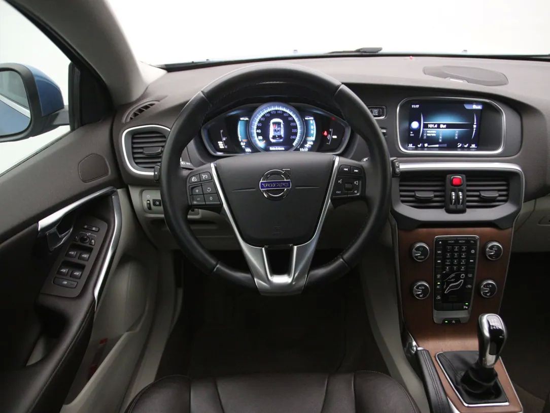 Volvo V40 | 16