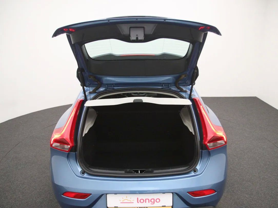 Volvo V40 | 32