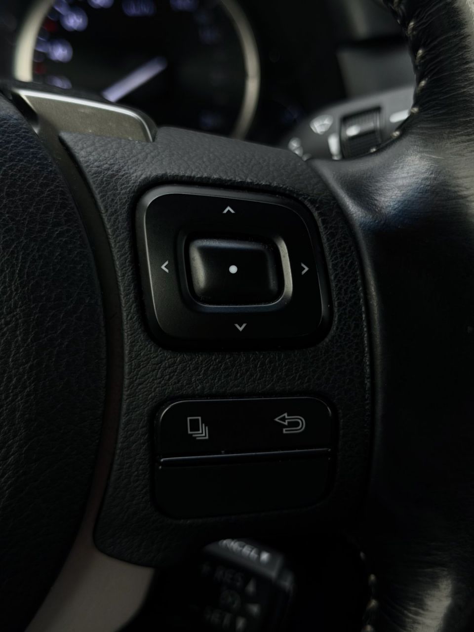 Lexus NX 300h | 24