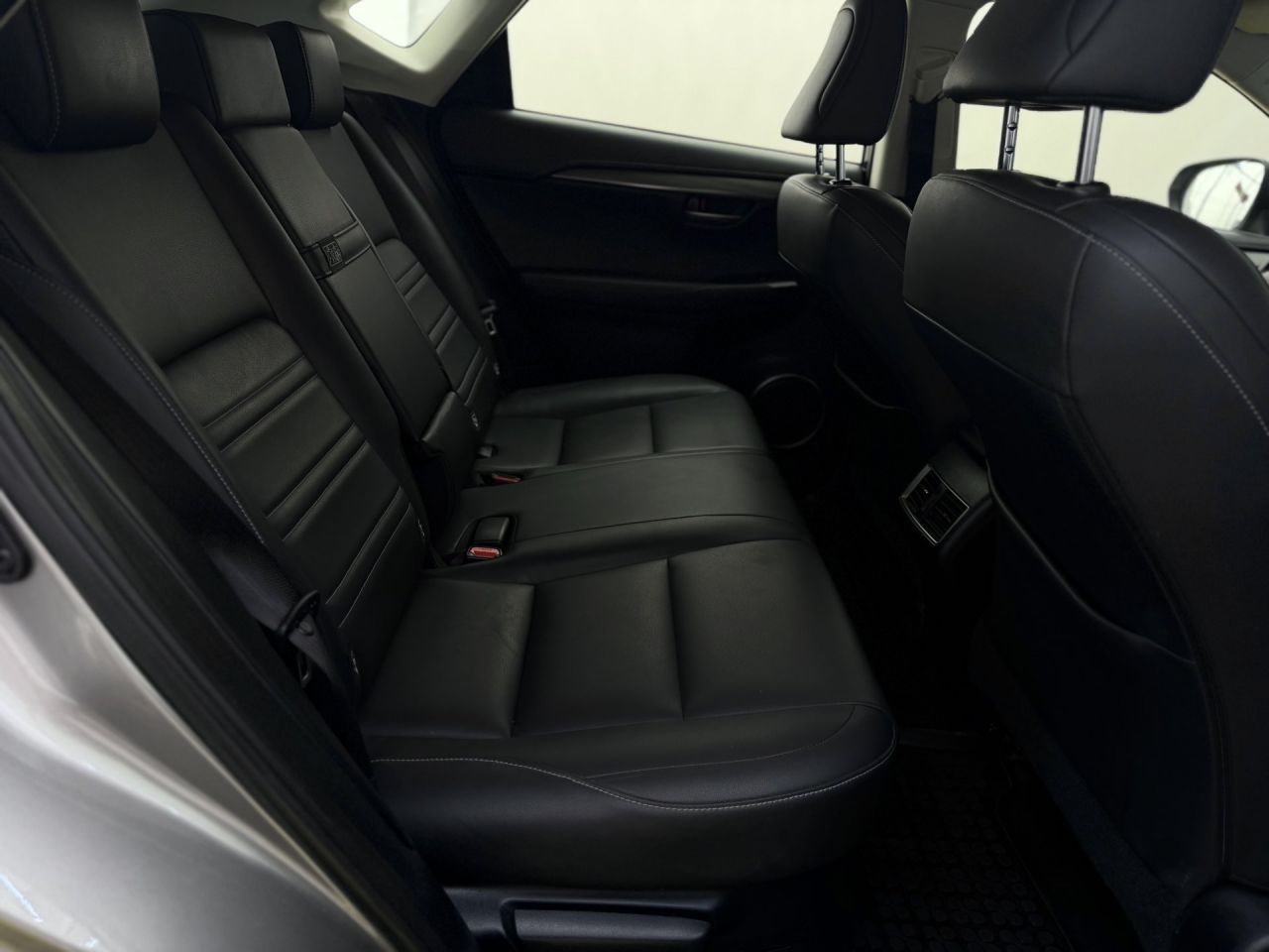 Lexus NX 300h | 12