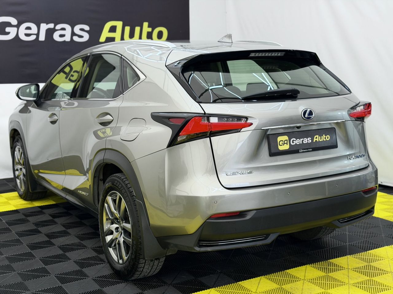 Lexus NX 300h | 5