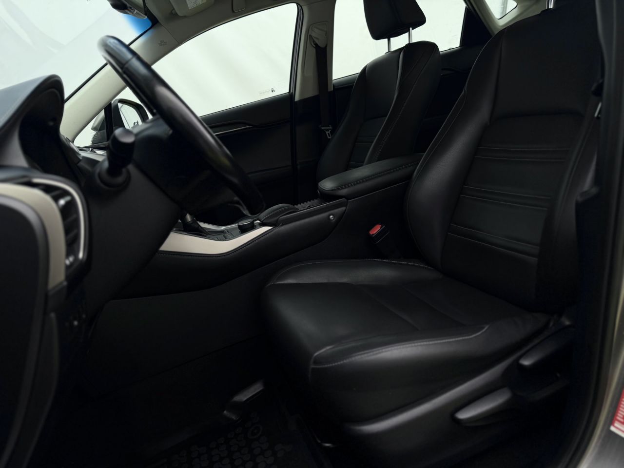 Lexus NX 300h | 9