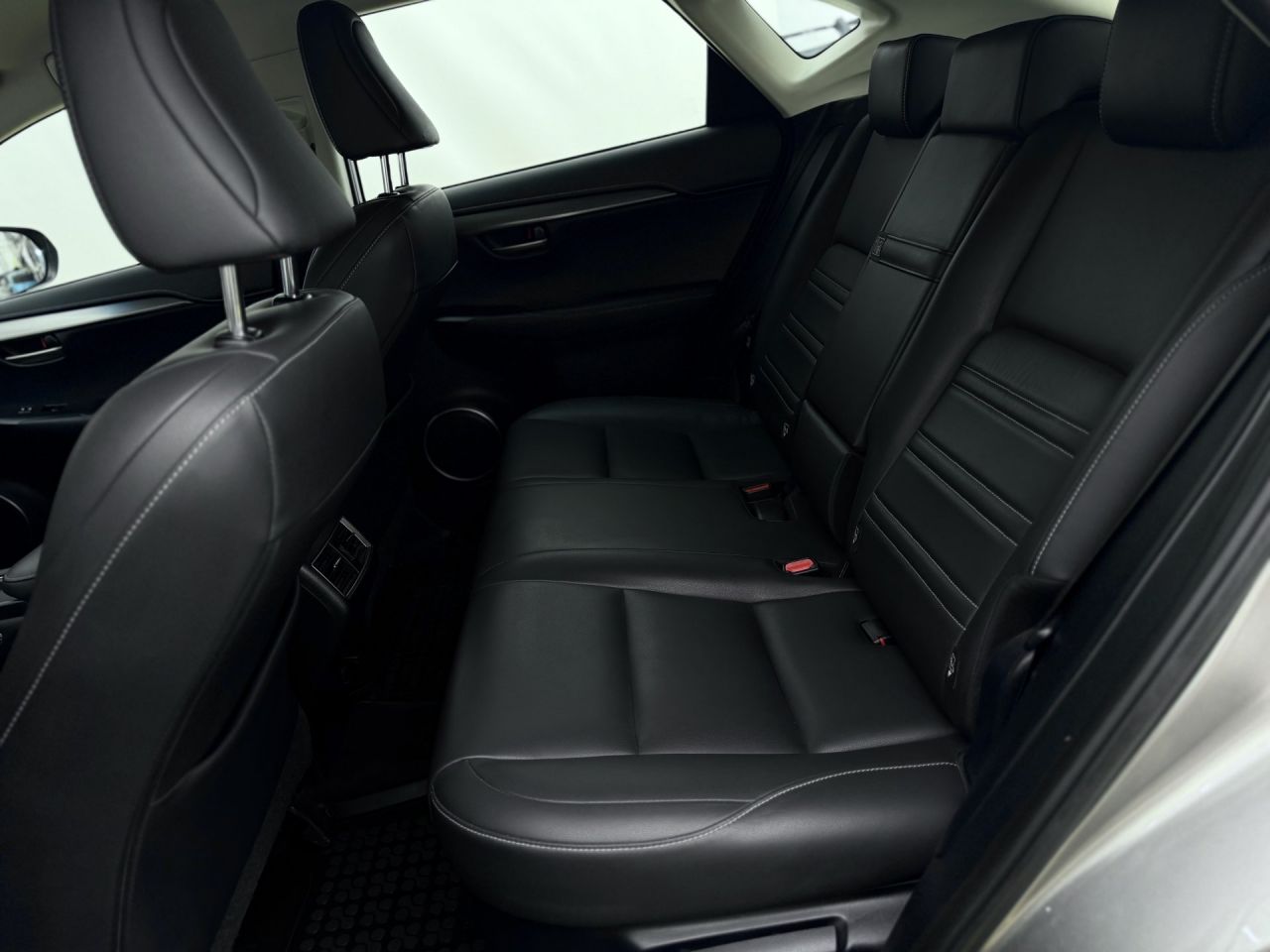 Lexus NX 300h | 10