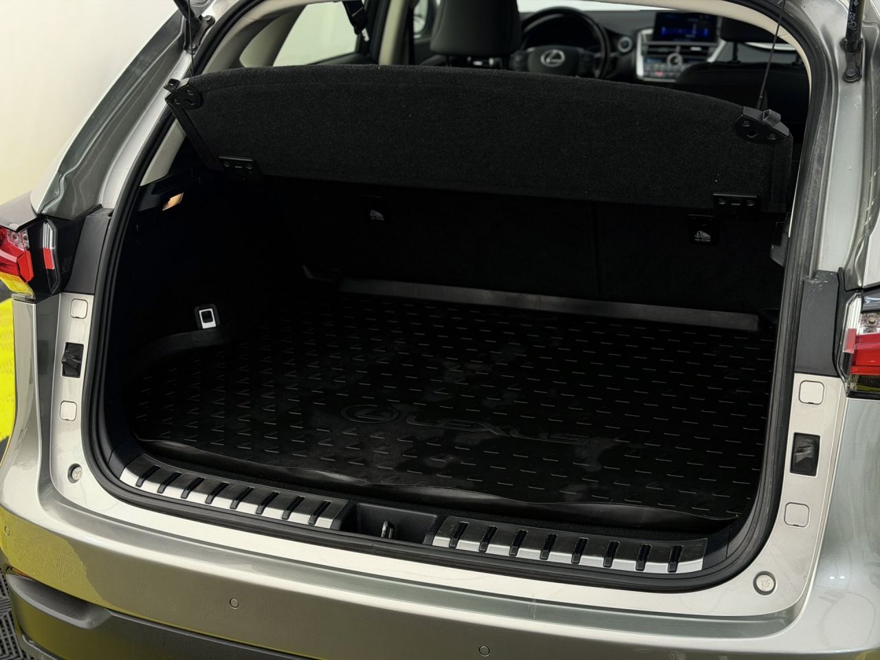 Lexus NX 300h | 11