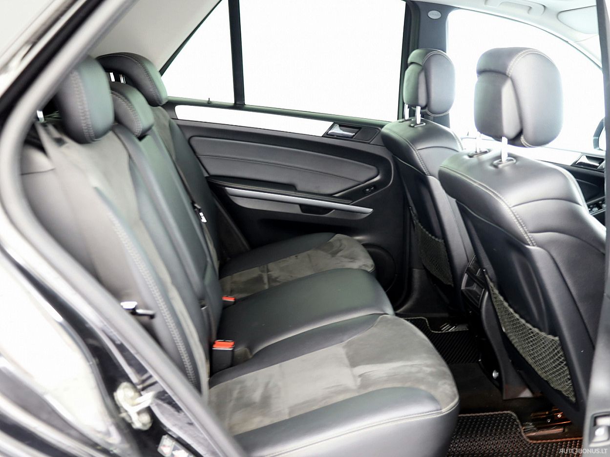Mercedes-Benz ML300 | 6