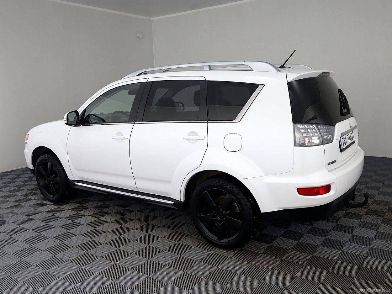 Mitsubishi Outlander | 3