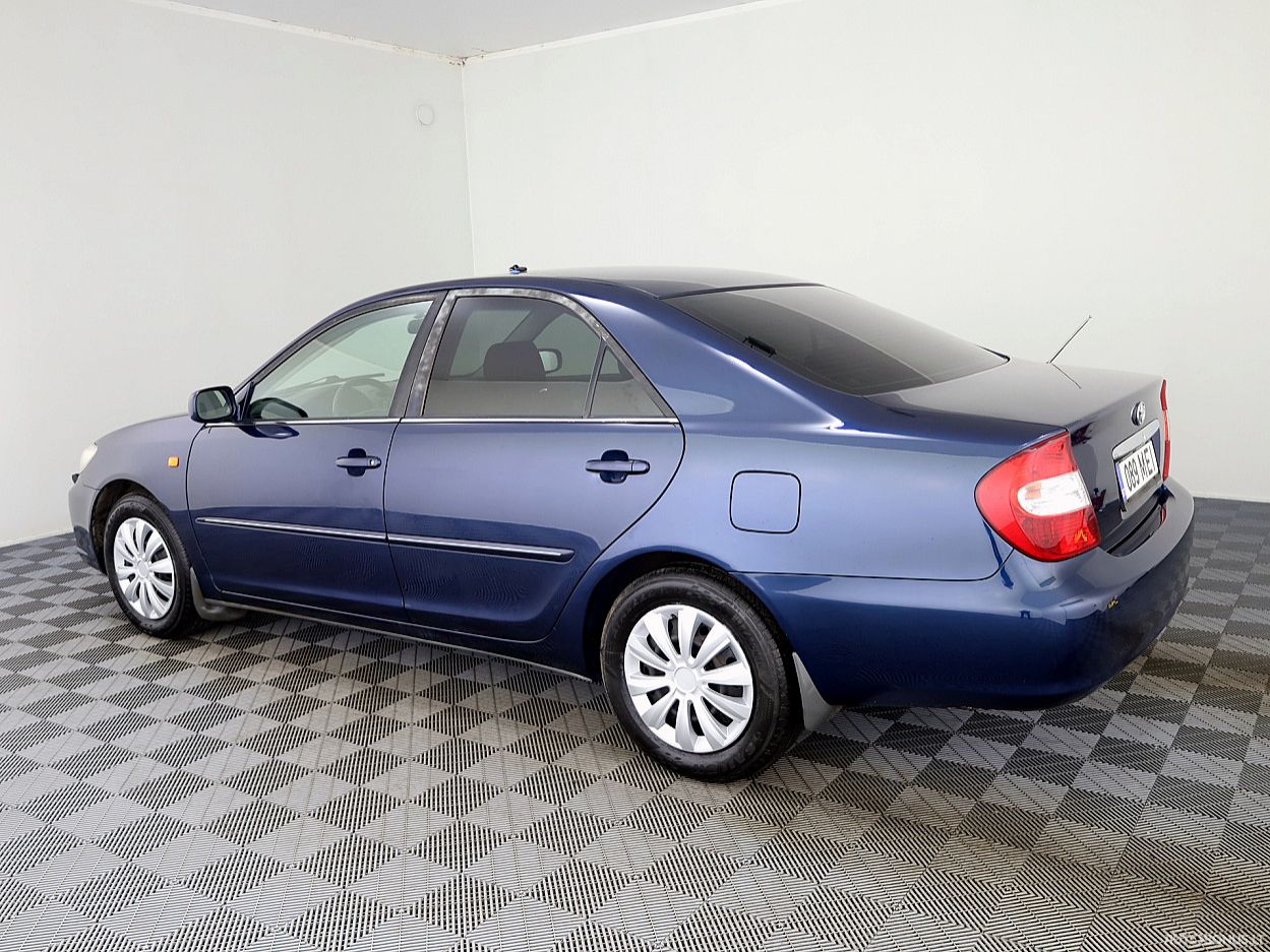 Toyota Camry | 3