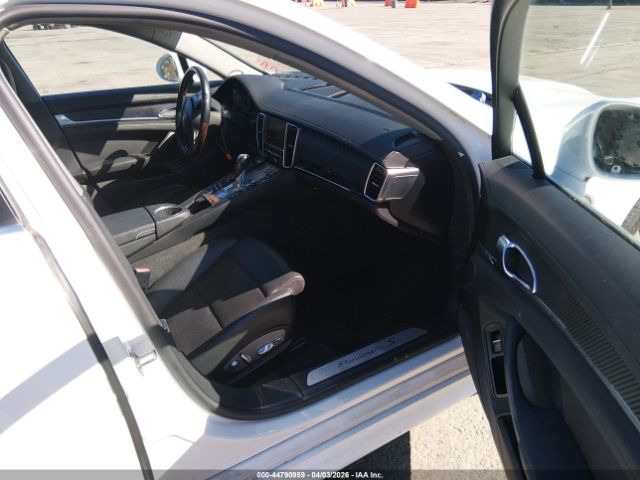 Porsche Panamera | 4