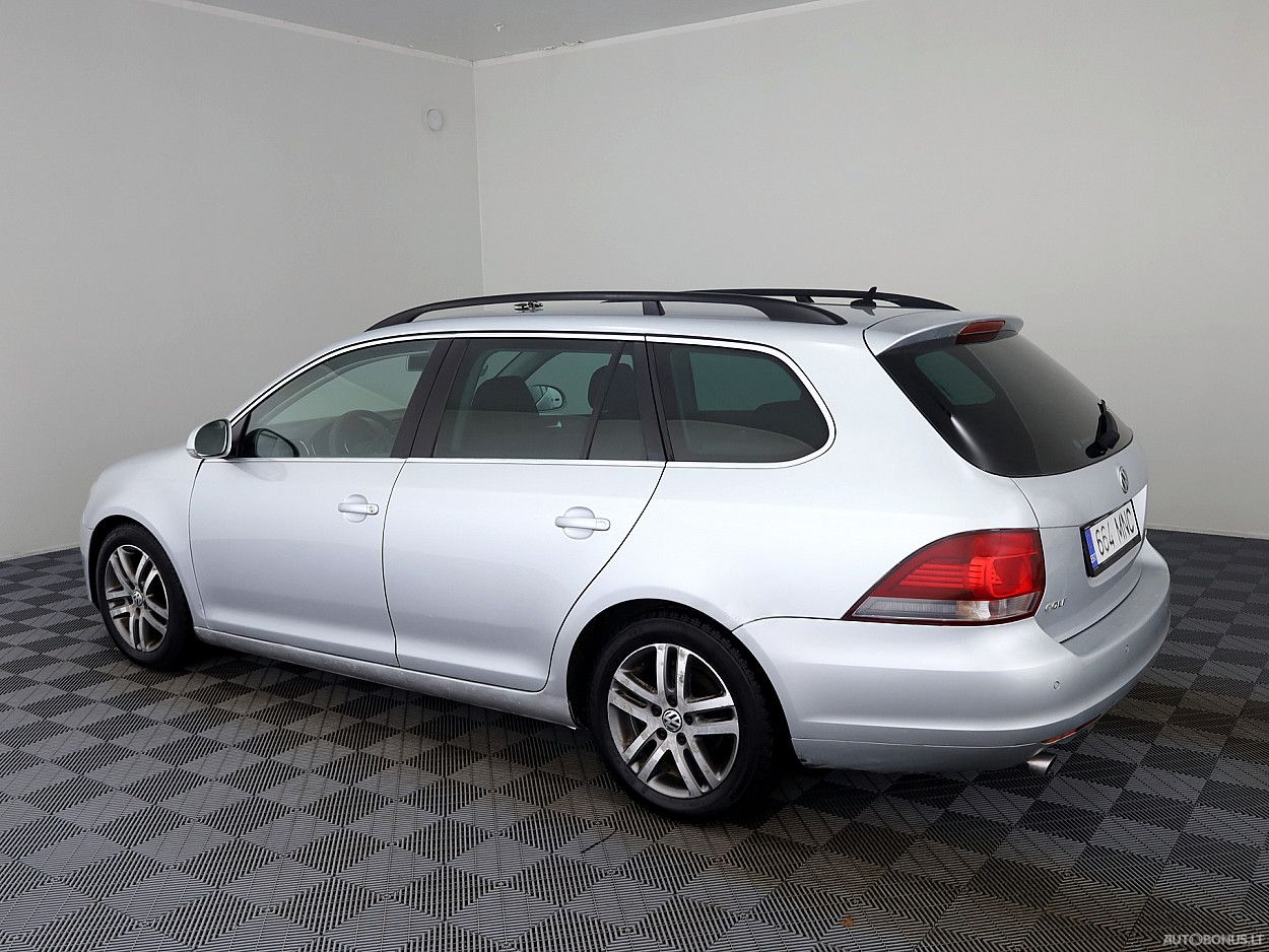 Volkswagen Golf | 3