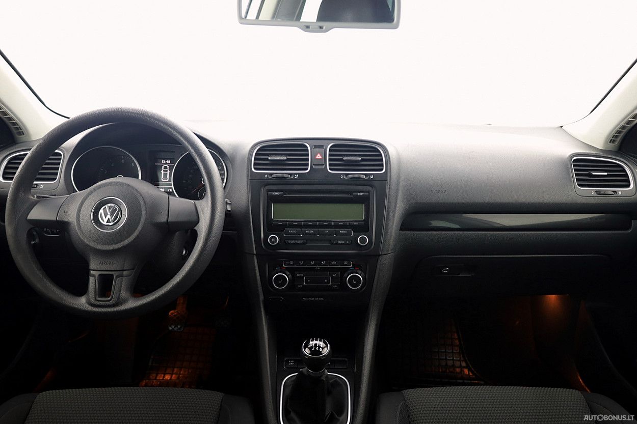 Volkswagen Golf | 4