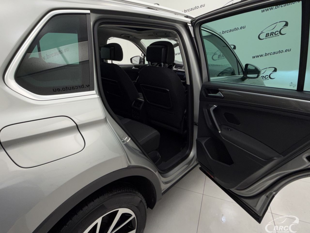 Volkswagen Tiguan | 11