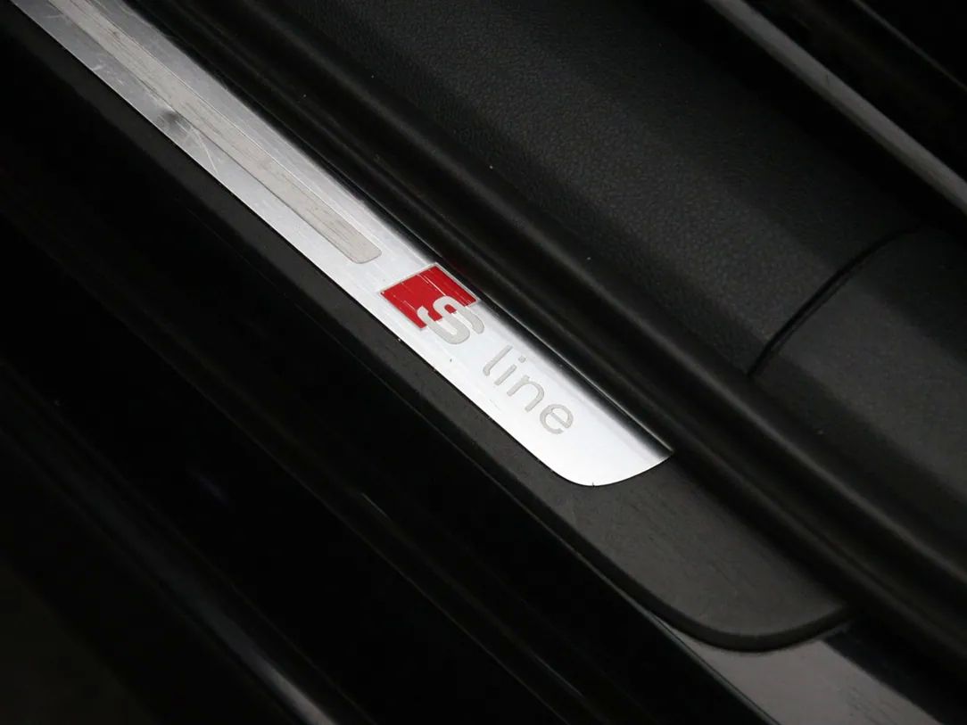 Audi A6 | 32