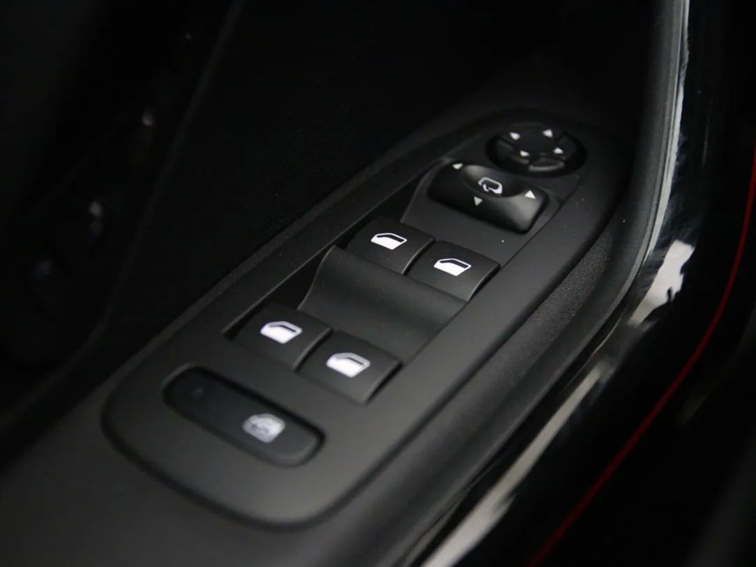 Peugeot 2008 | 25