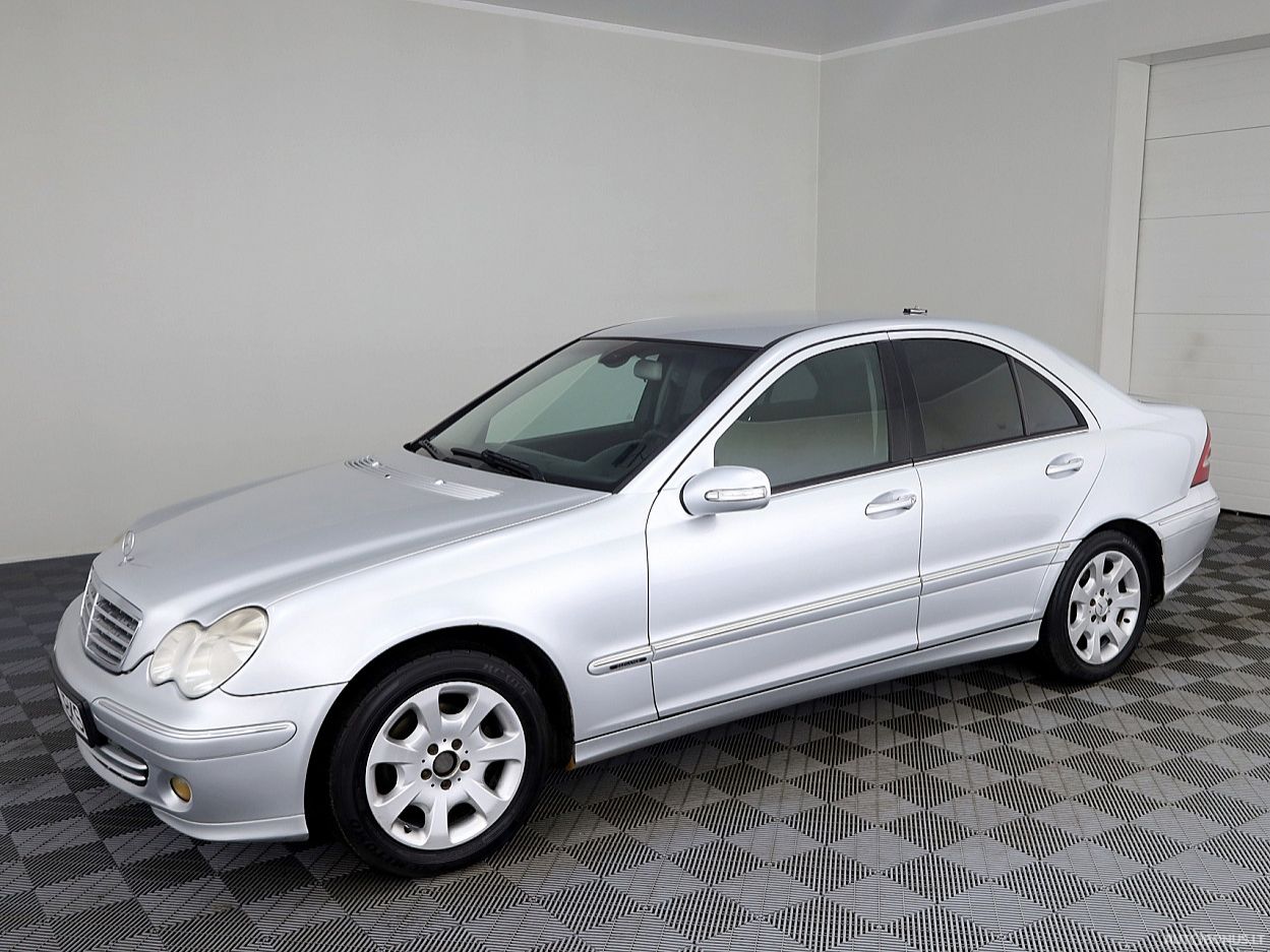 Mercedes-Benz C220 | 1
