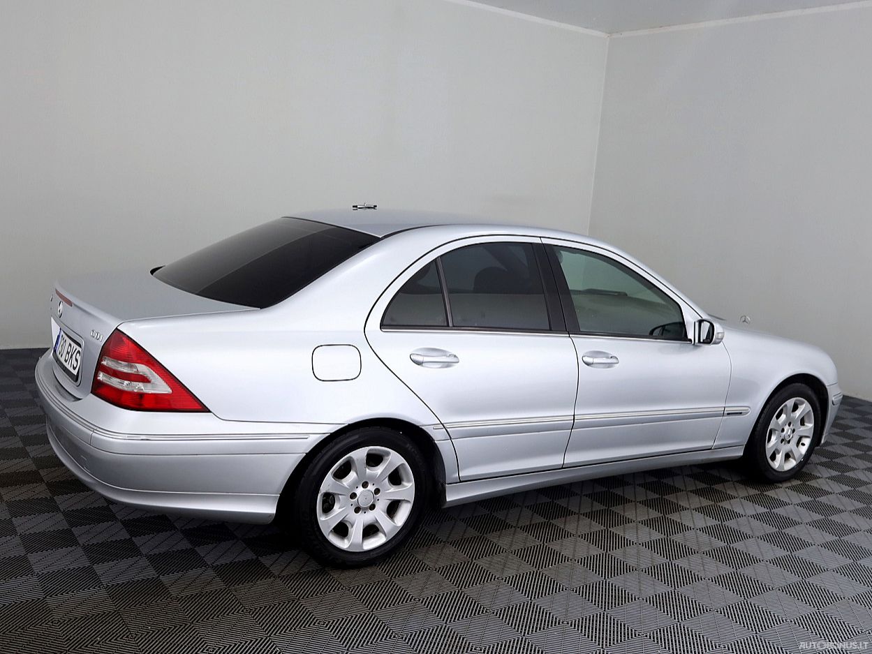 Mercedes-Benz C220 | 2