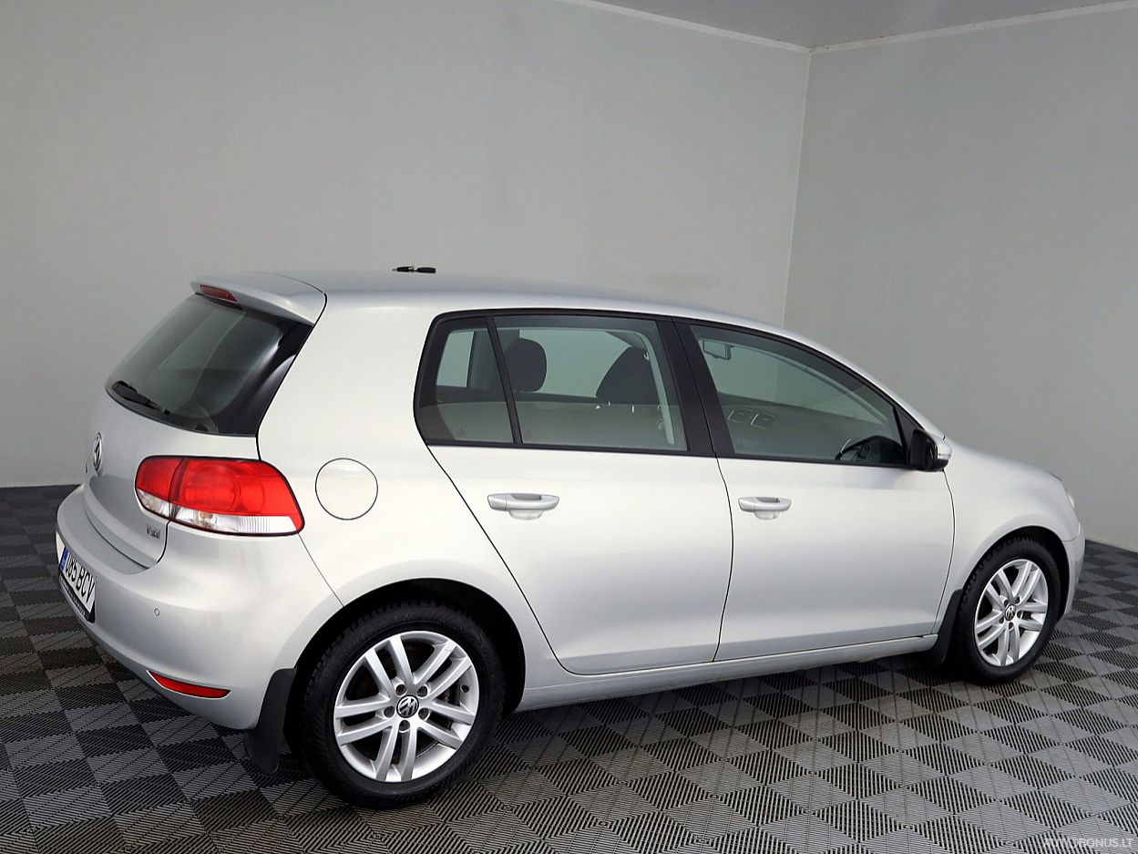 Volkswagen Golf | 2