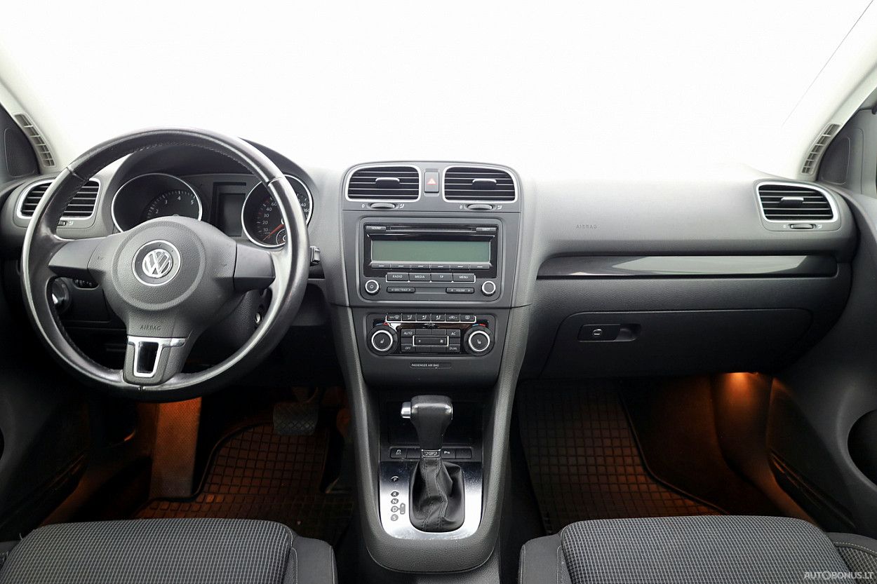 Volkswagen Golf | 4