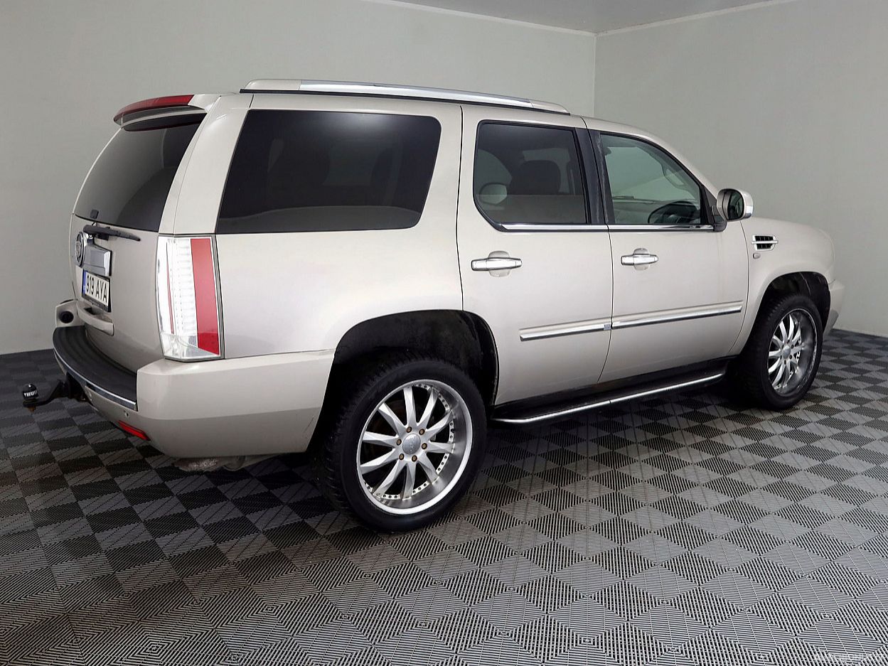 Cadillac Escalade | 2