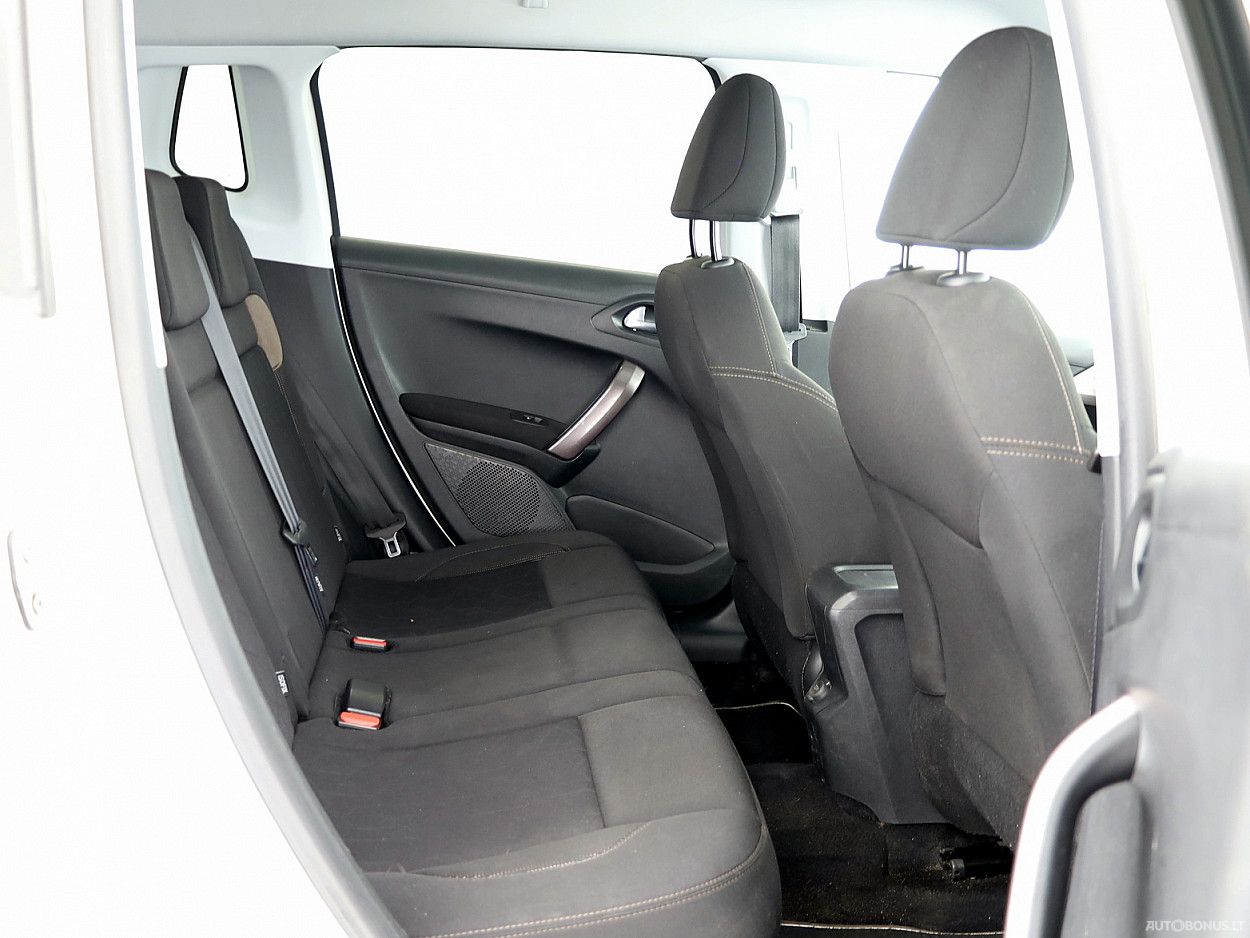 Peugeot 2008 | 6