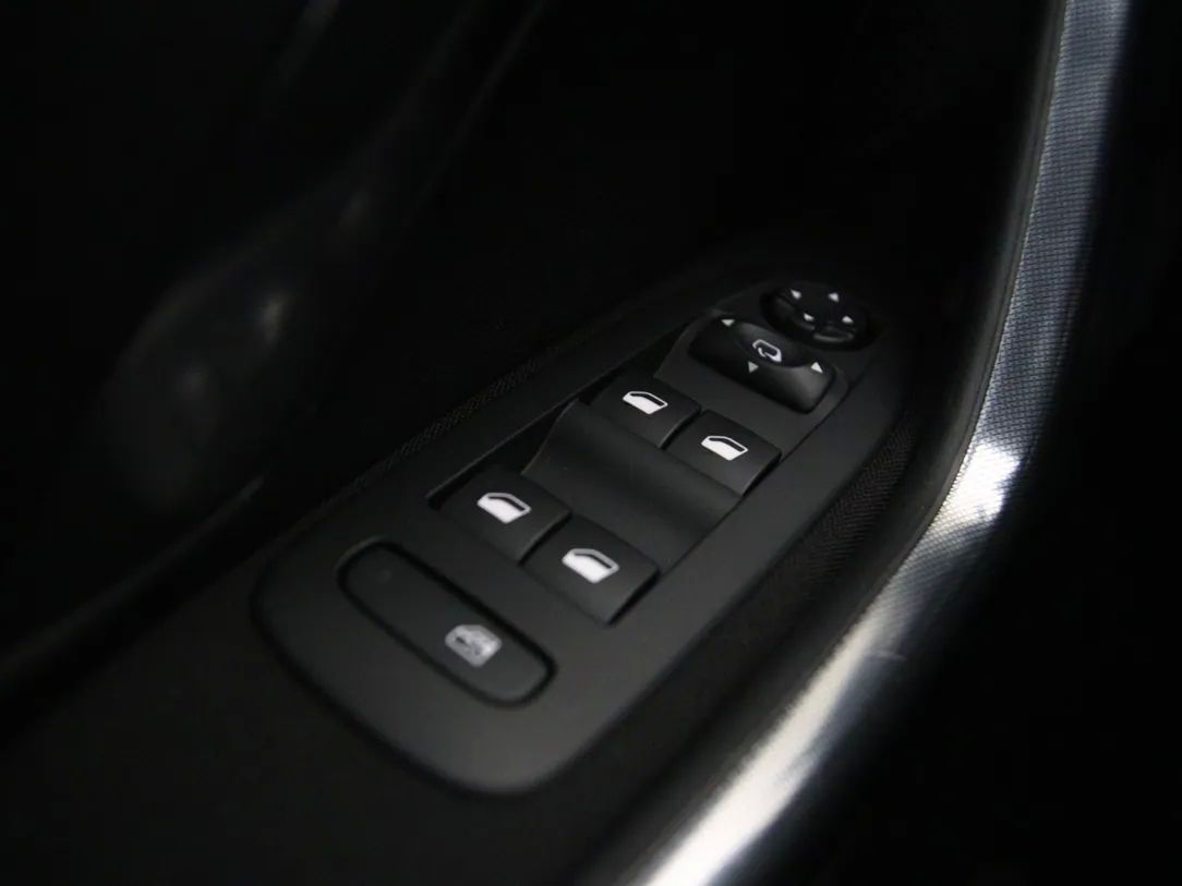 Peugeot 2008 | 25