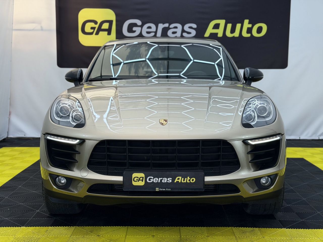 Porsche Macan | 1