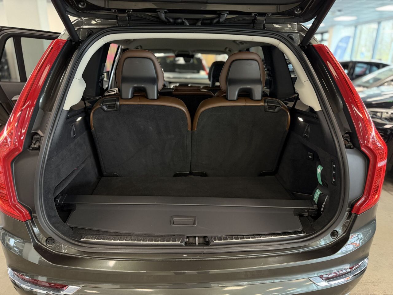 Volvo XC90 | 11
