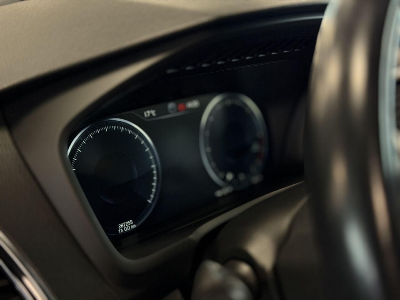 Volvo XC90 | 8