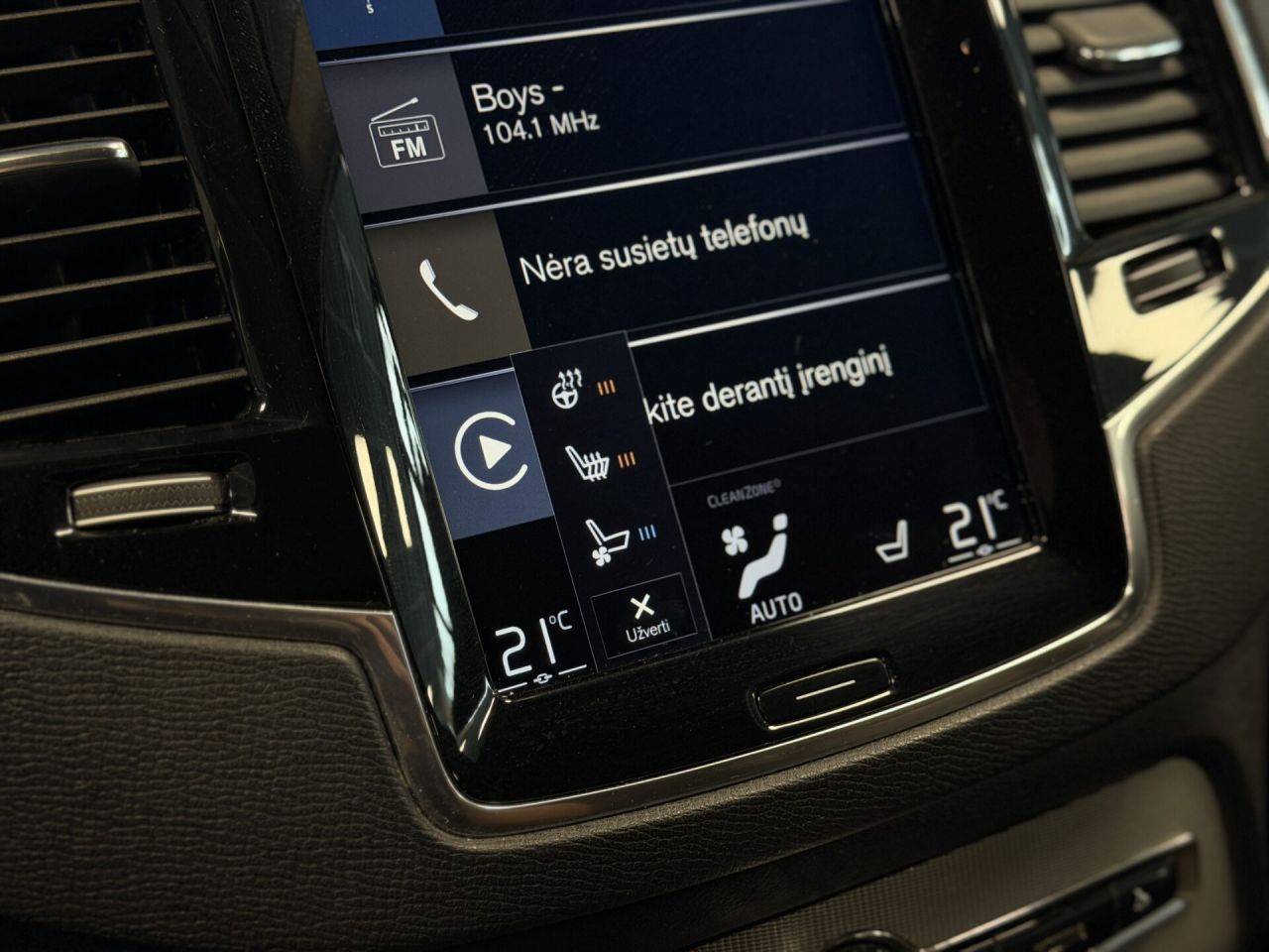 Volvo XC90 | 6