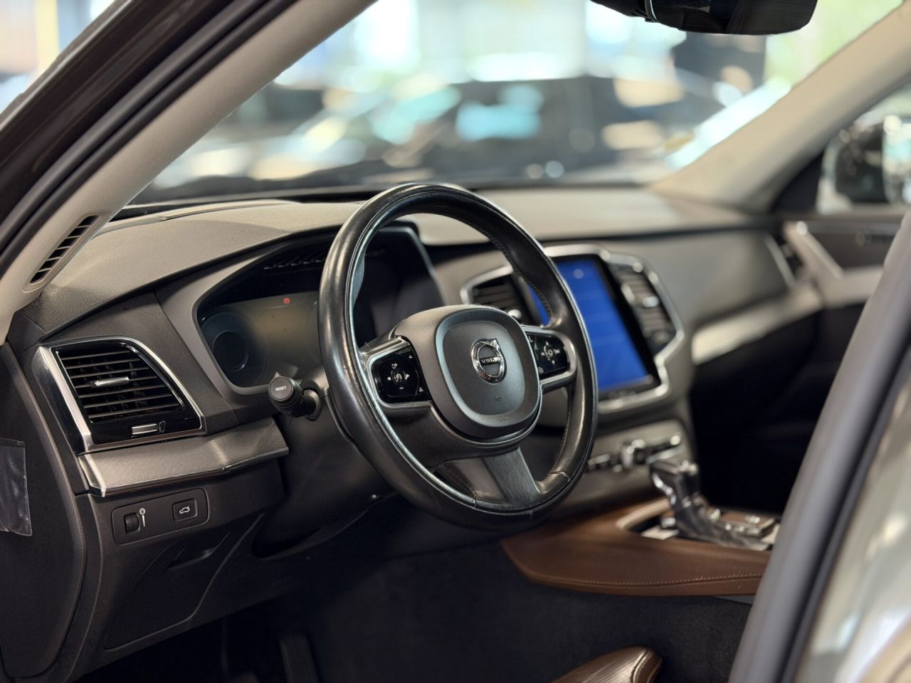 Volvo XC90 | 9