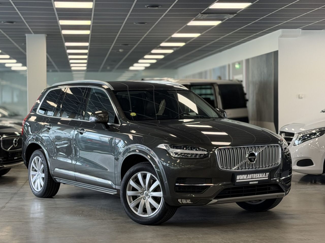 Volvo XC90 | 17