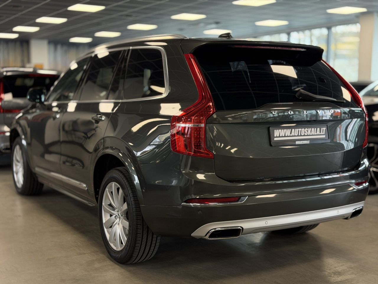 Volvo XC90 | 13