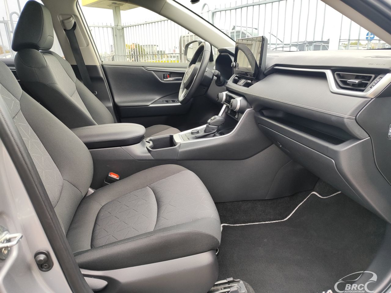 Toyota RAV4 | 6