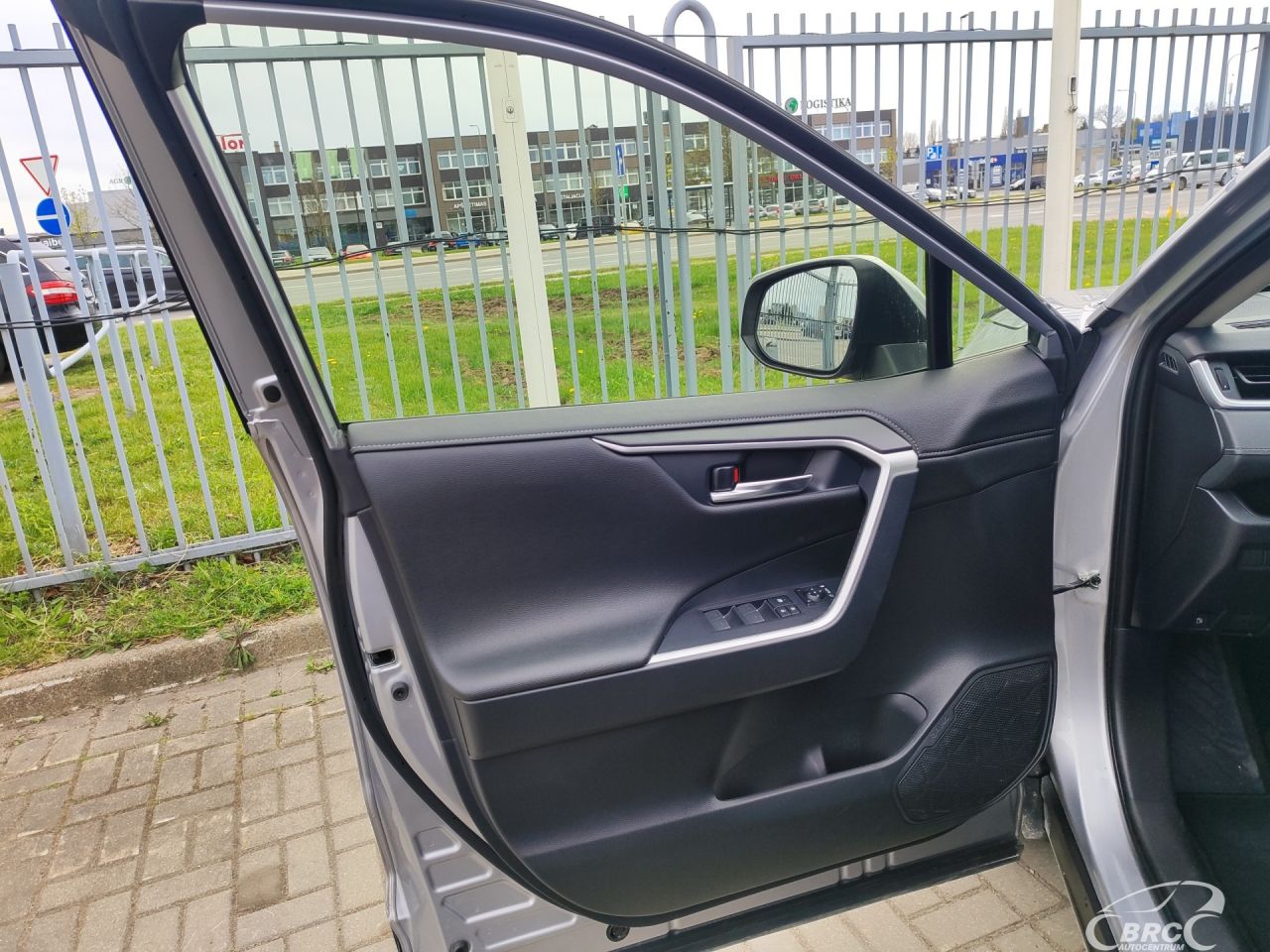 Toyota RAV4 | 17