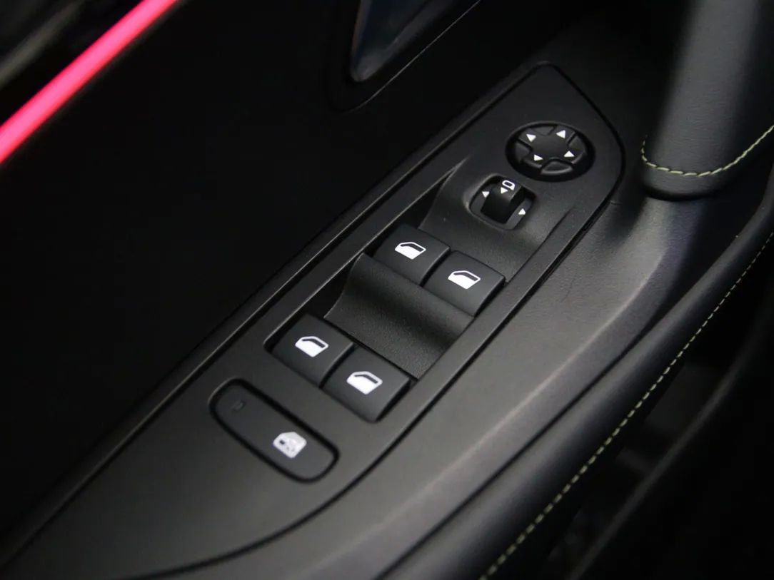 Peugeot 2008 | 25