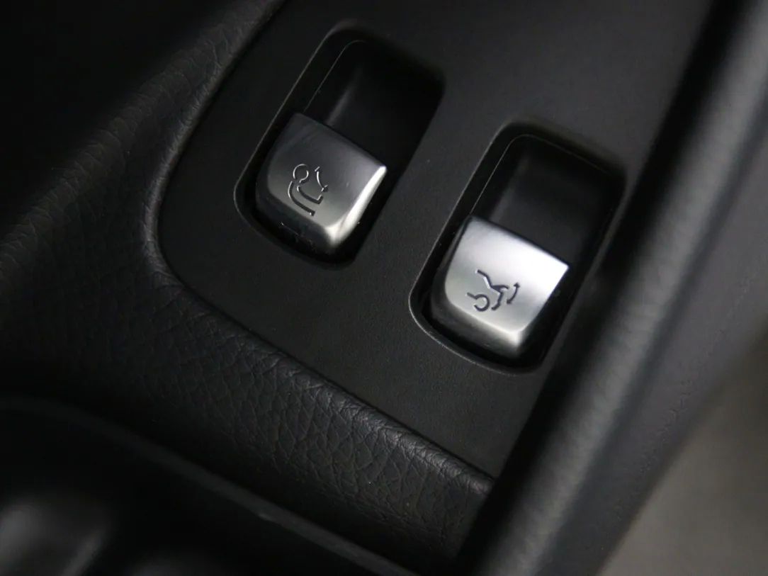 Mercedes-Benz E220 | 34