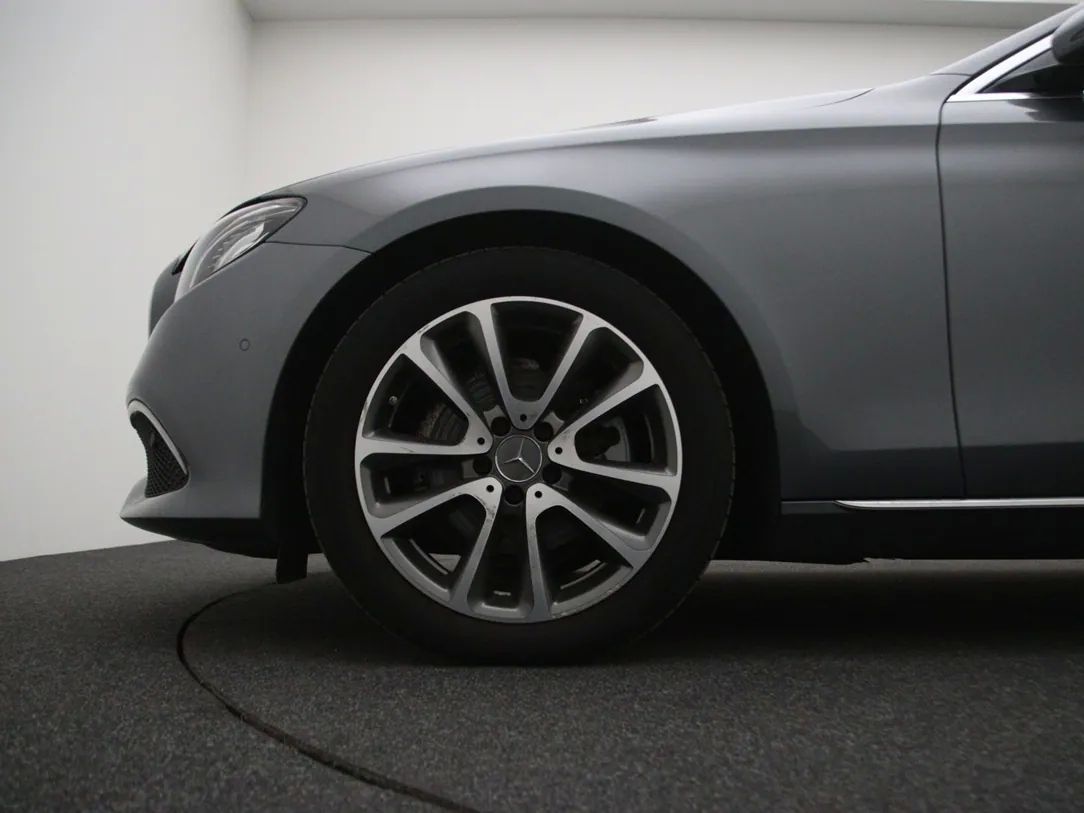Mercedes-Benz E220 | 27