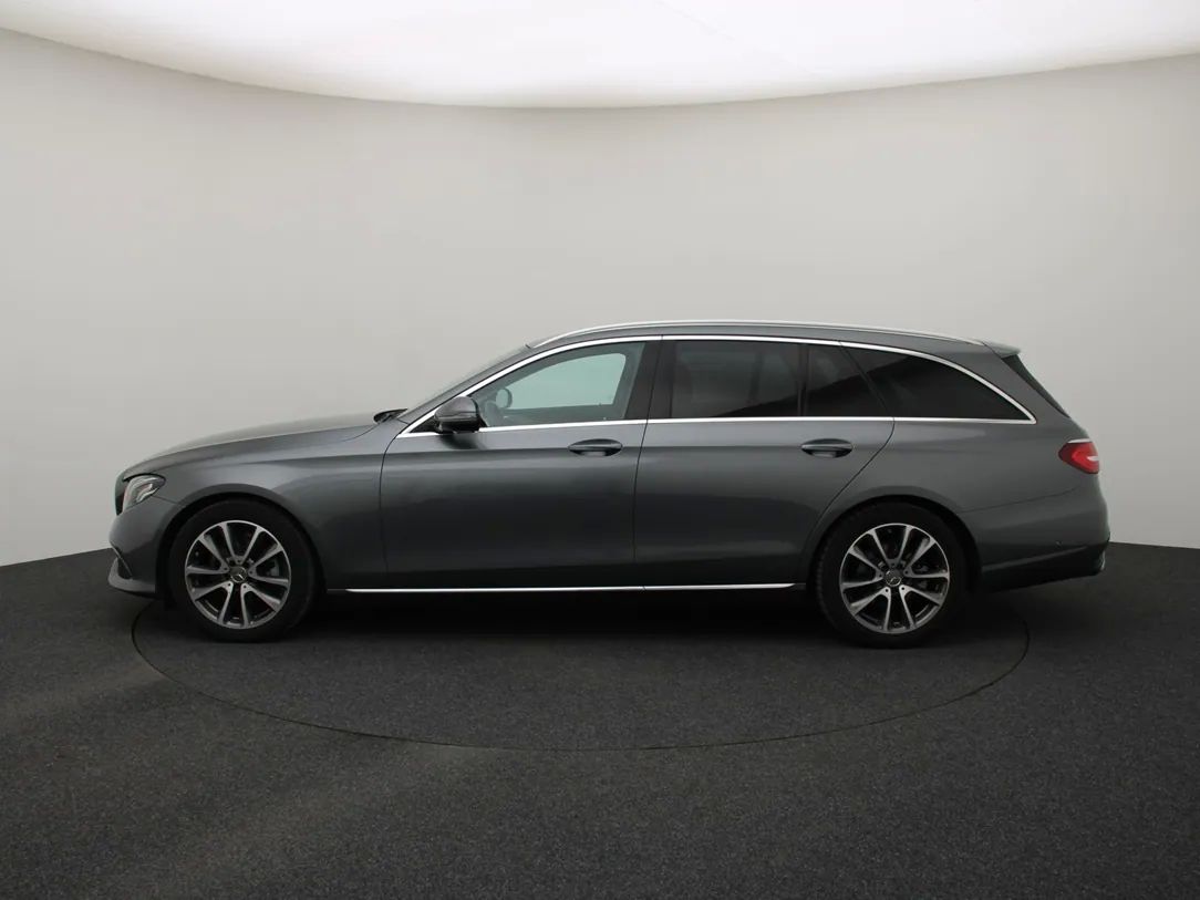 Mercedes-Benz E220 | 5