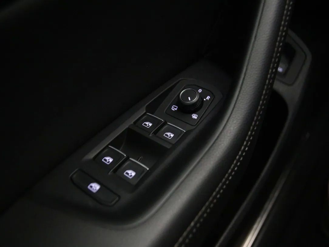 Volkswagen Passat | 25