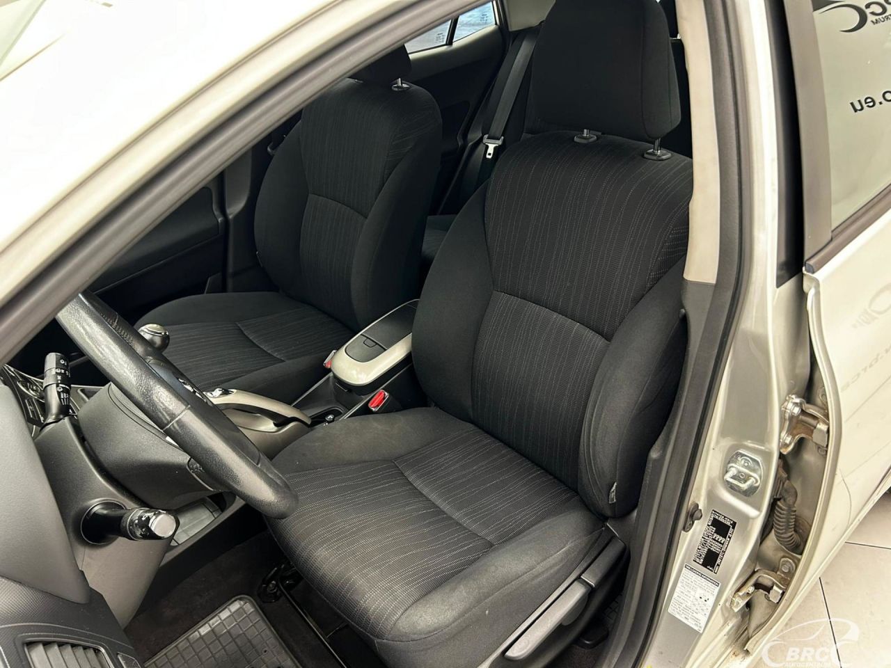 Toyota Auris | 4