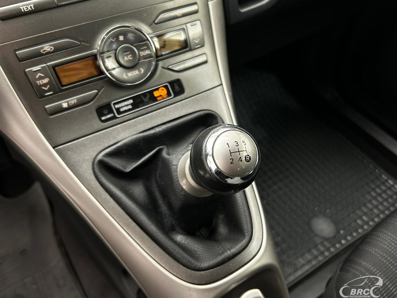 Toyota Auris | 17