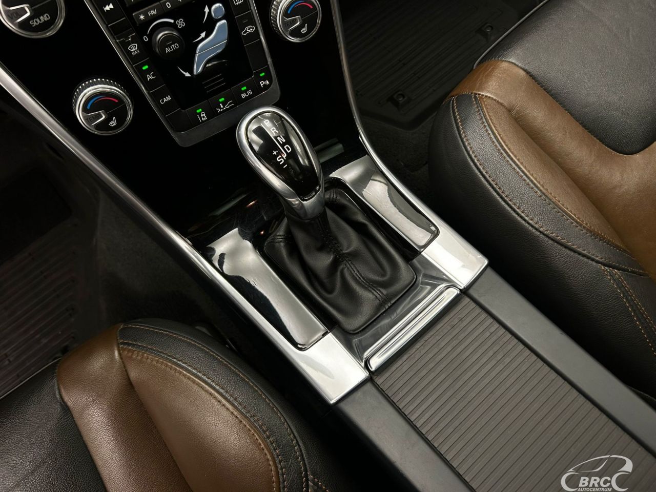 Volvo XC60 | 14