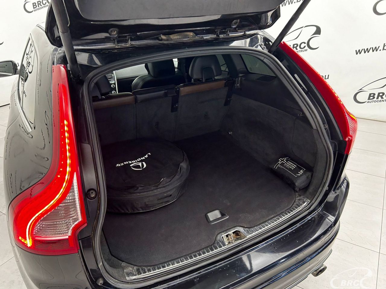 Volvo XC60 | 8