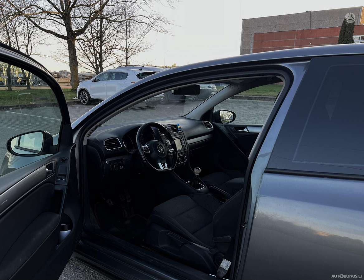 Volkswagen Golf | 4