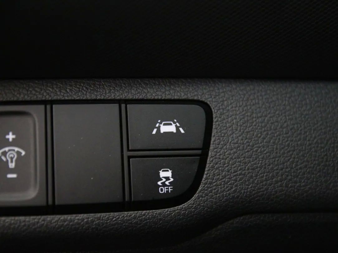 Hyundai IONIQ | 30