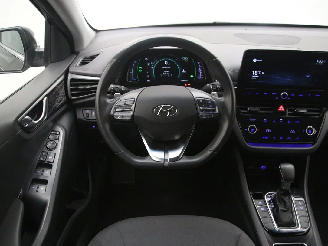 Hyundai IONIQ | 16