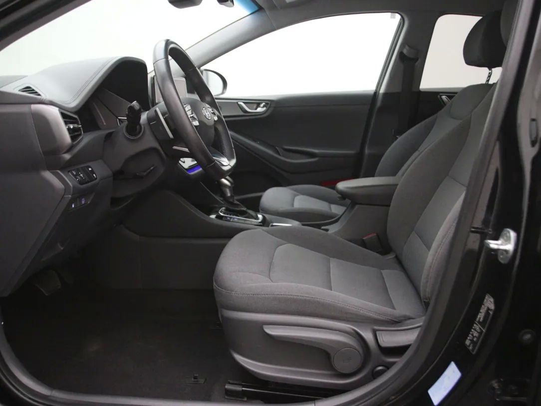 Hyundai IONIQ | 3