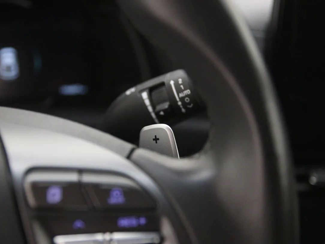 Hyundai IONIQ | 28