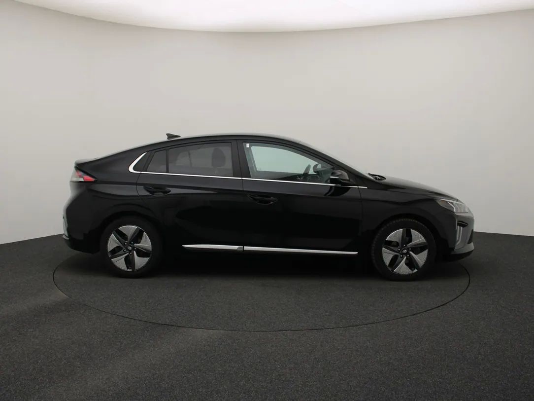 Hyundai IONIQ | 8